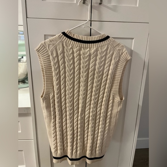 Sunday Best Aritzia Sweater Vest (Winston) - Picture 4 of 4